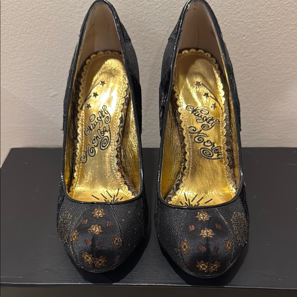 Naughty Monkey Black and Gold Heels with Classic Round Toe EUC